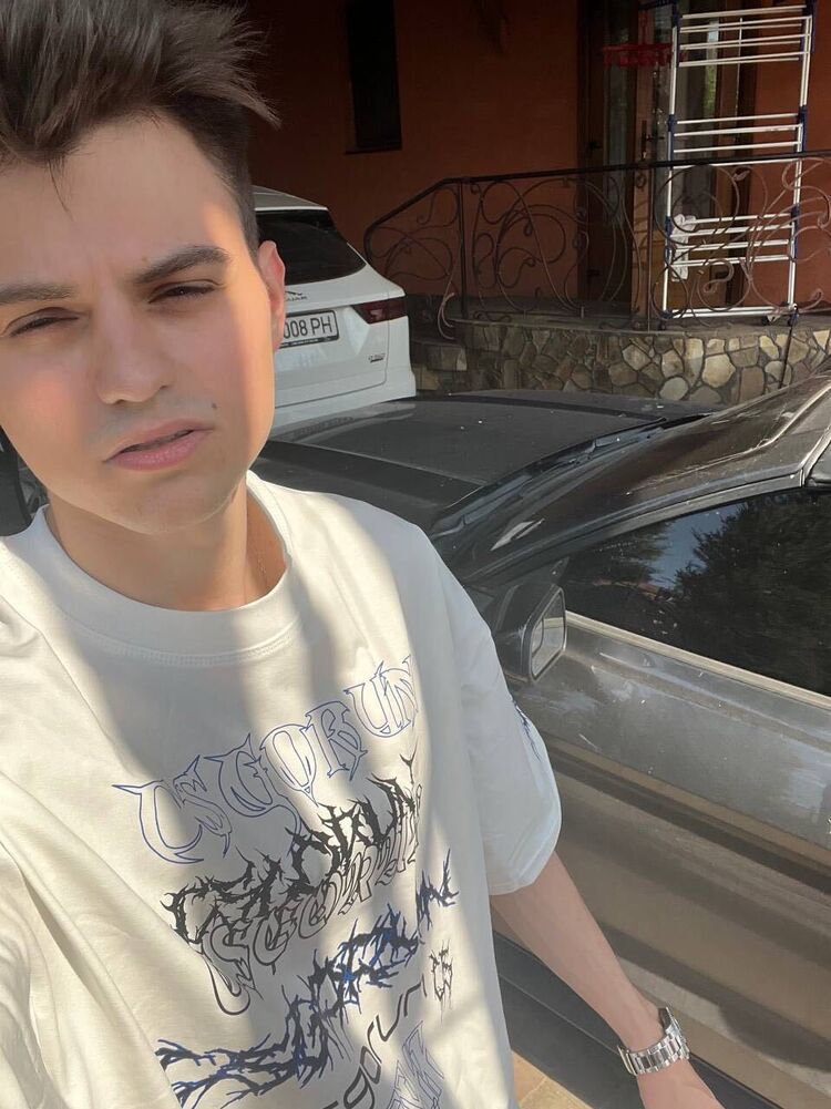  45798260  , 23 ,    