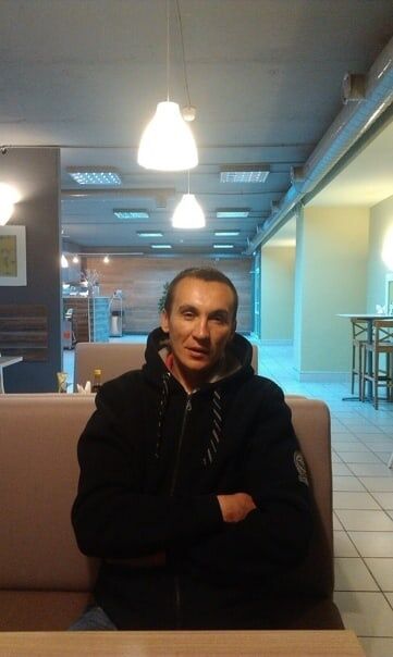  38935460  Denis, 44 ,    