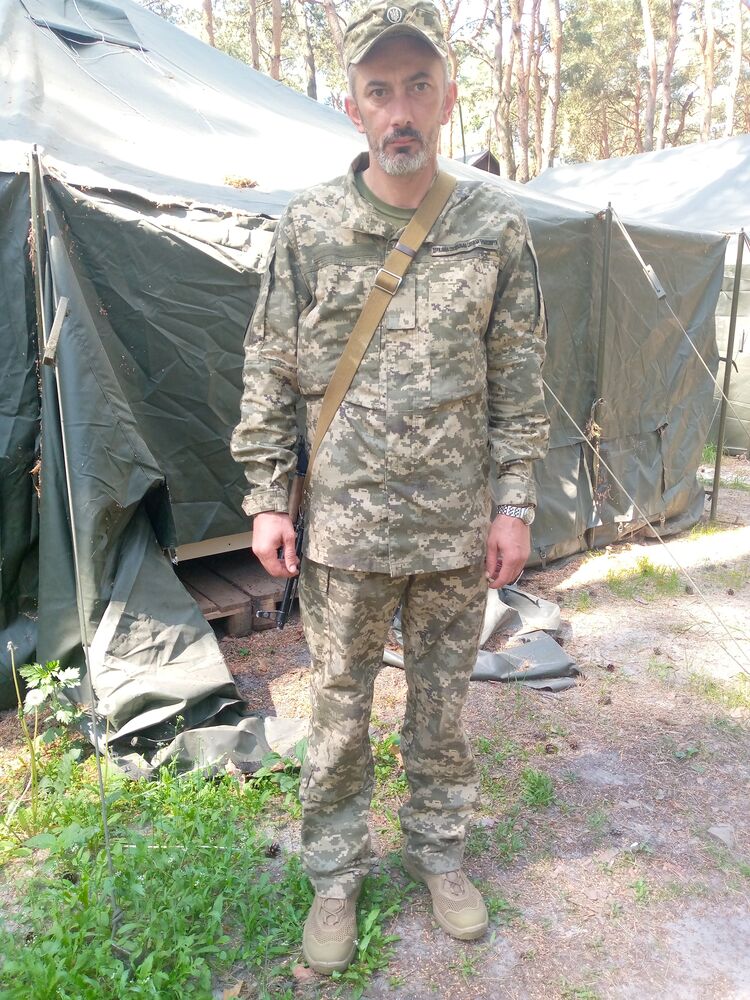  44169750  Ruslan, 45 ,    