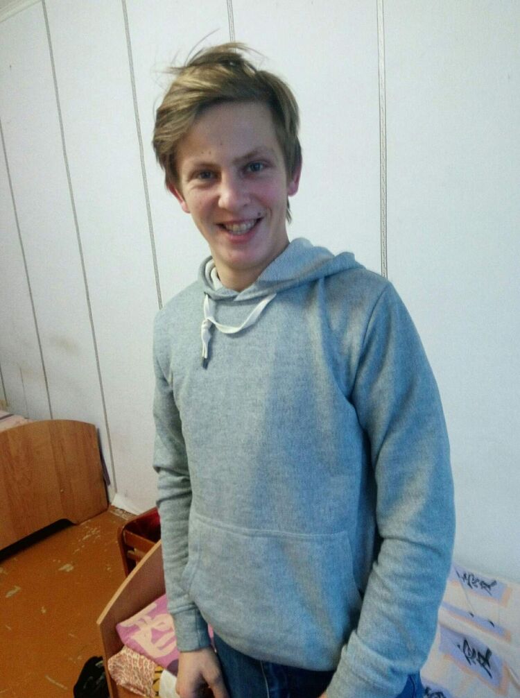  44075990  Vladimir, 26 ,    