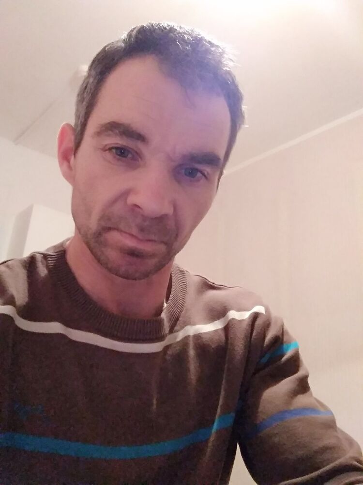  14161790  Robert, 48 ,    