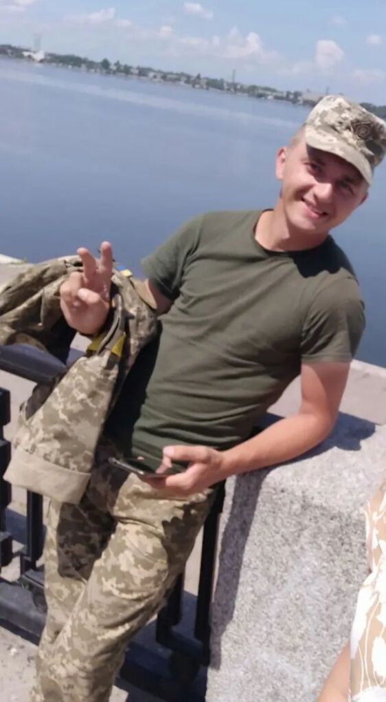  42485590  , 22 ,    