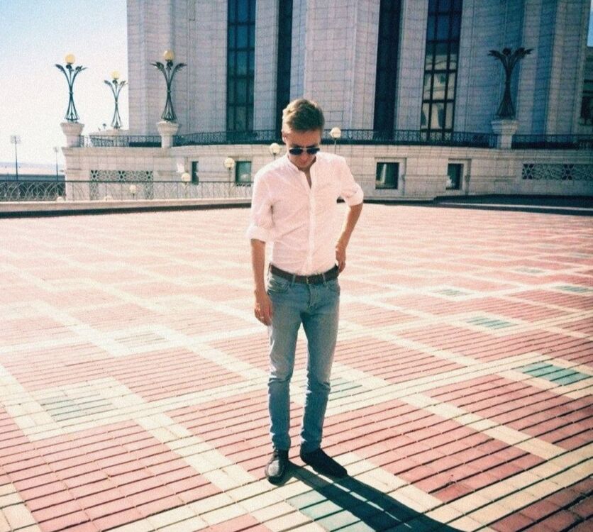  --,   Alex, 29 ,   ,   