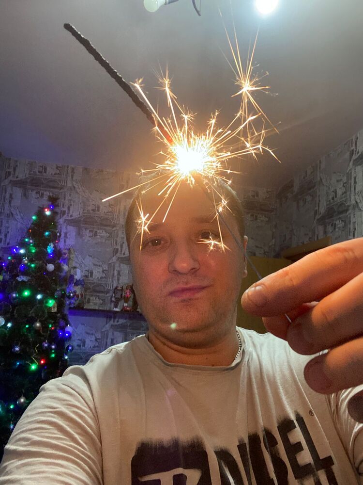  ,   Nik, 29 ,   ,   