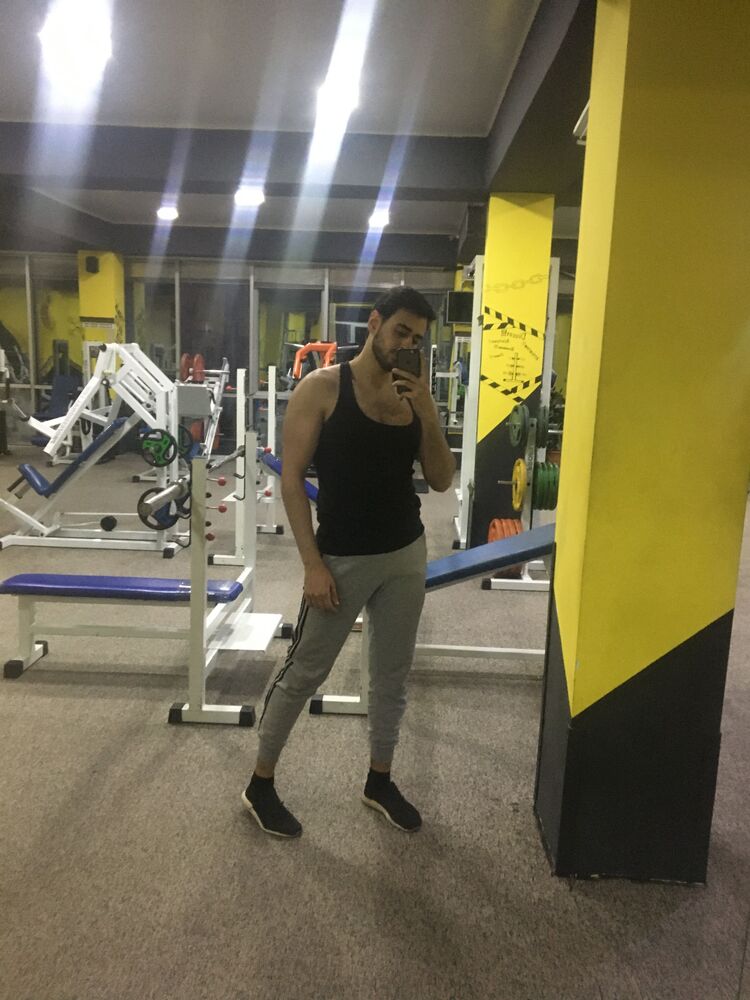  41965950  Orxan, 26 ,    