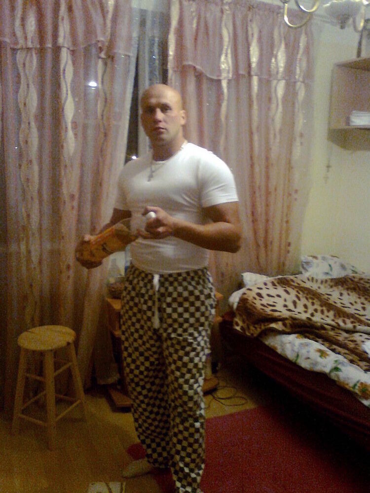  ,   Eduard, 43 ,   