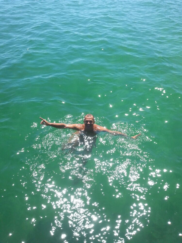  7932150  Vitalik, 54 ,    