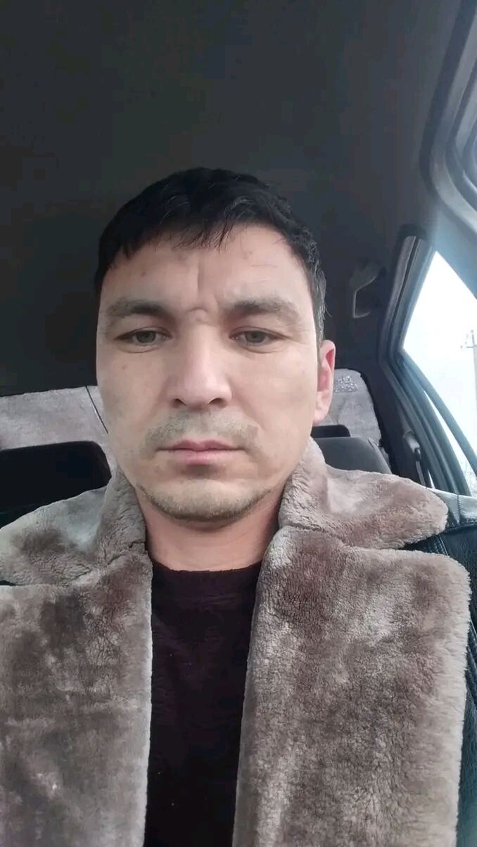  48605080  Abror, 29 ,    
