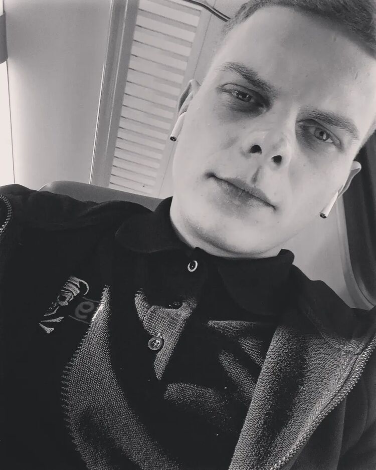  27682430  Bezzy, 27 ,    