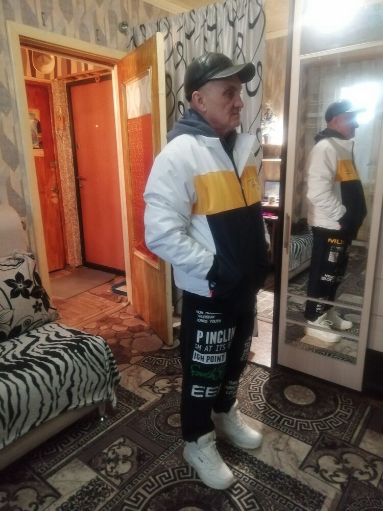  33313000  Vladimir, 64 ,     