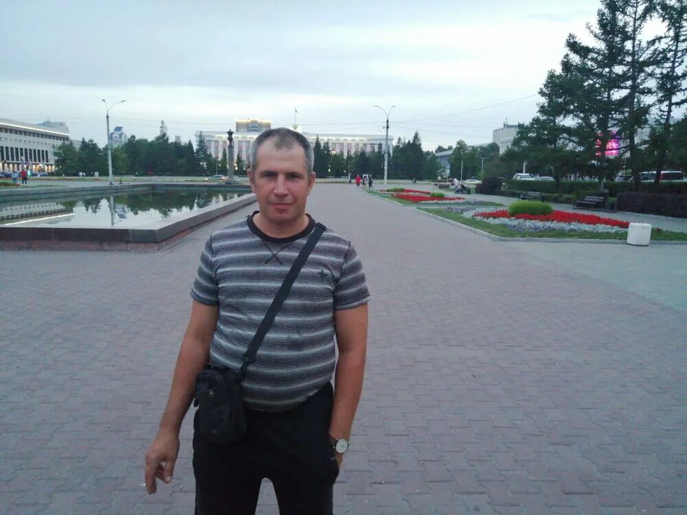  47776620  Leonid, 44 ,    