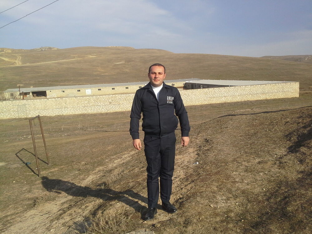  4075700  Niyaz, 42 ,    