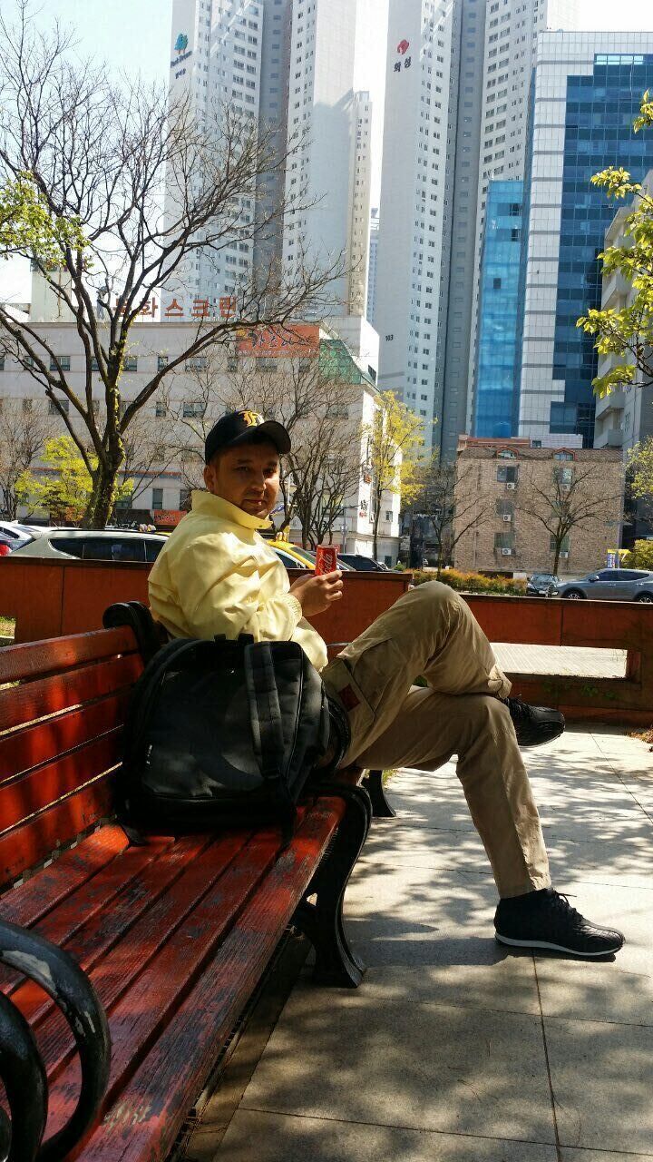  24037200  John, 40 ,    