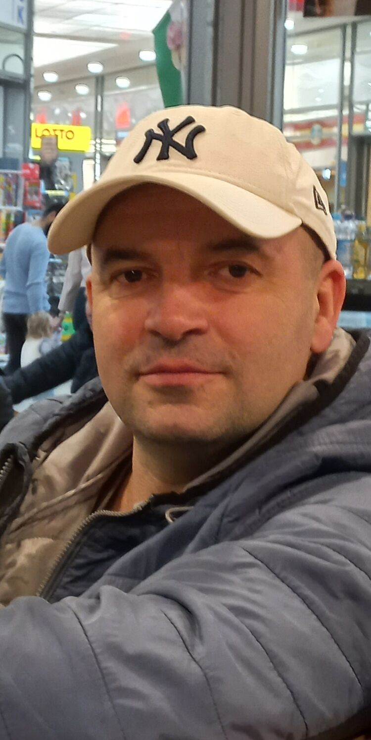  47453950  Eugen, 47 ,    