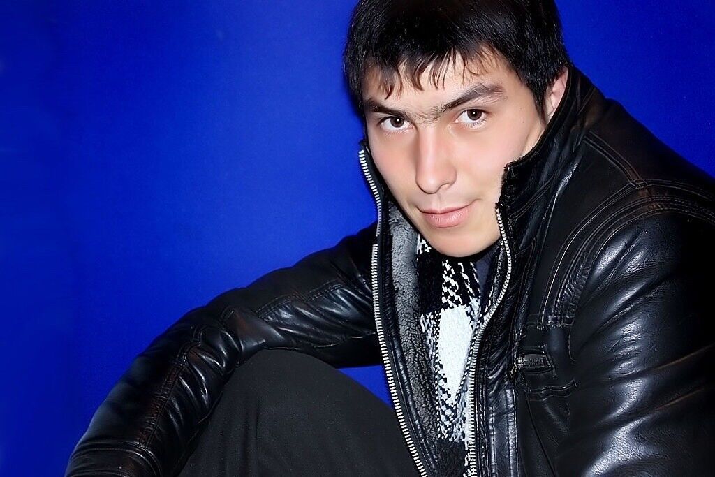  ,   Artur, 34 ,   ,   , c 