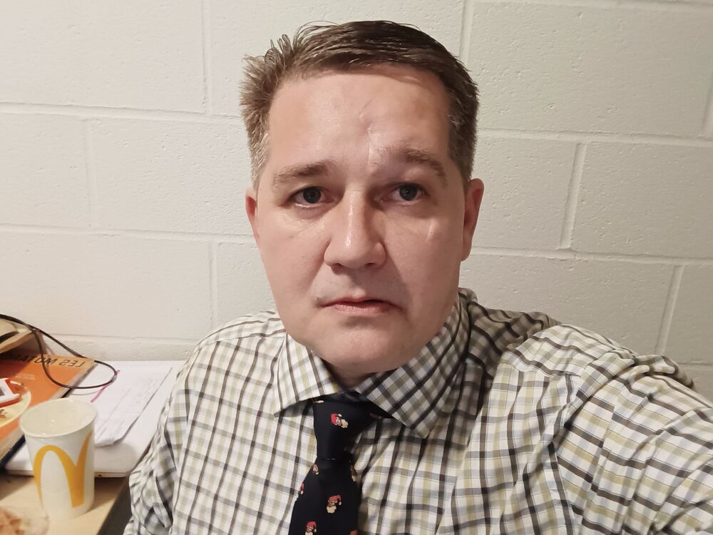  ,   Evgueni, 49 ,   ,   , c 