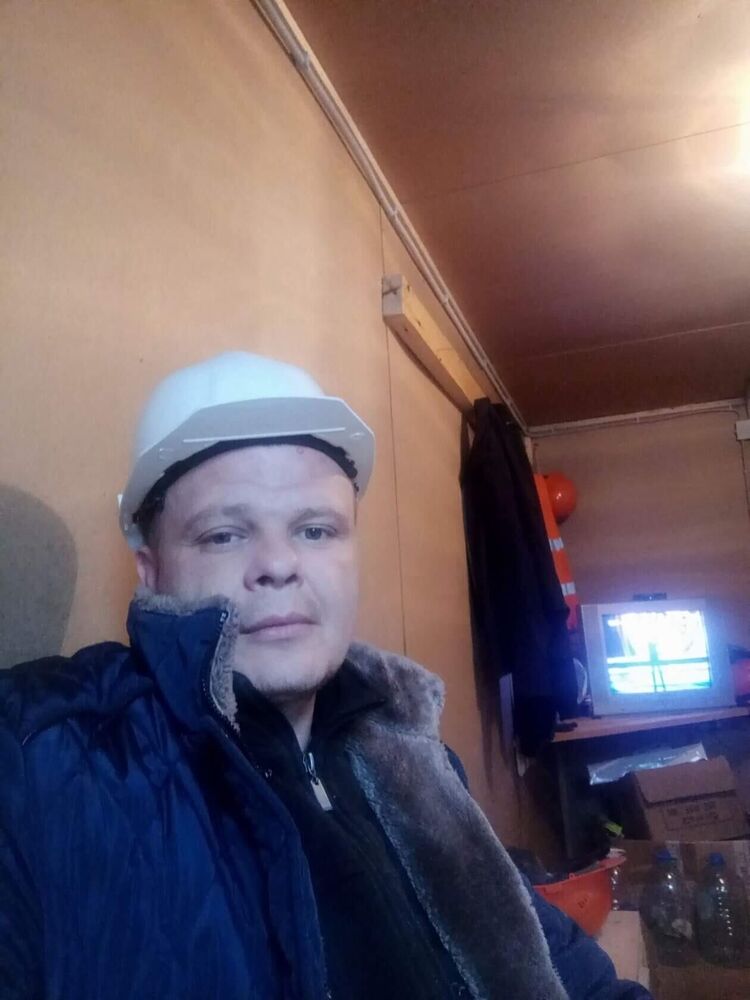  52733460  Dmitry, 41 ,    
