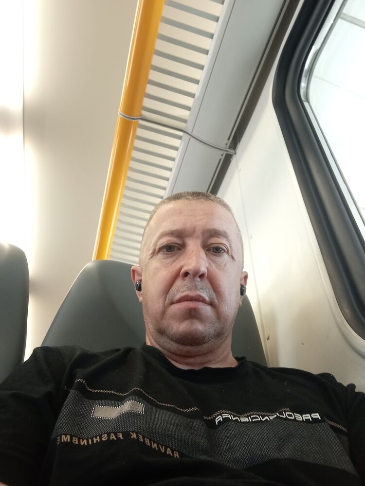  52813230  , 45 ,    