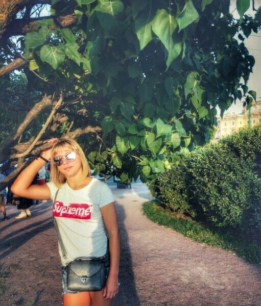  22828490  , 24 ,    -