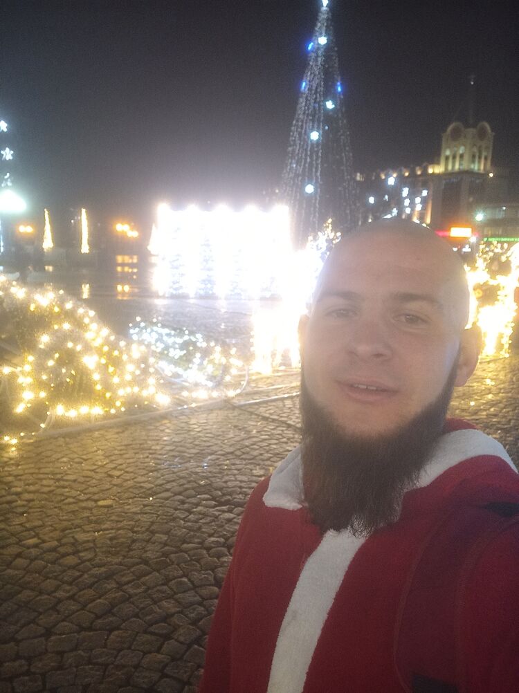  ,   Artur, 33 ,   ,   , c 