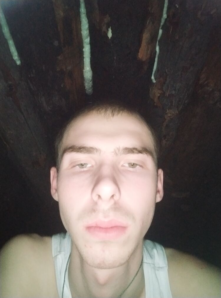  48352370  Sergey, 24 ,    