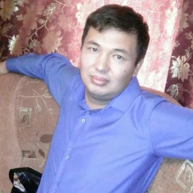  44035780  Artur, 39 ,    