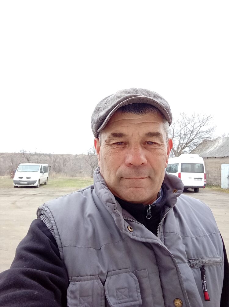  33551880  Sergei, 51 ,    