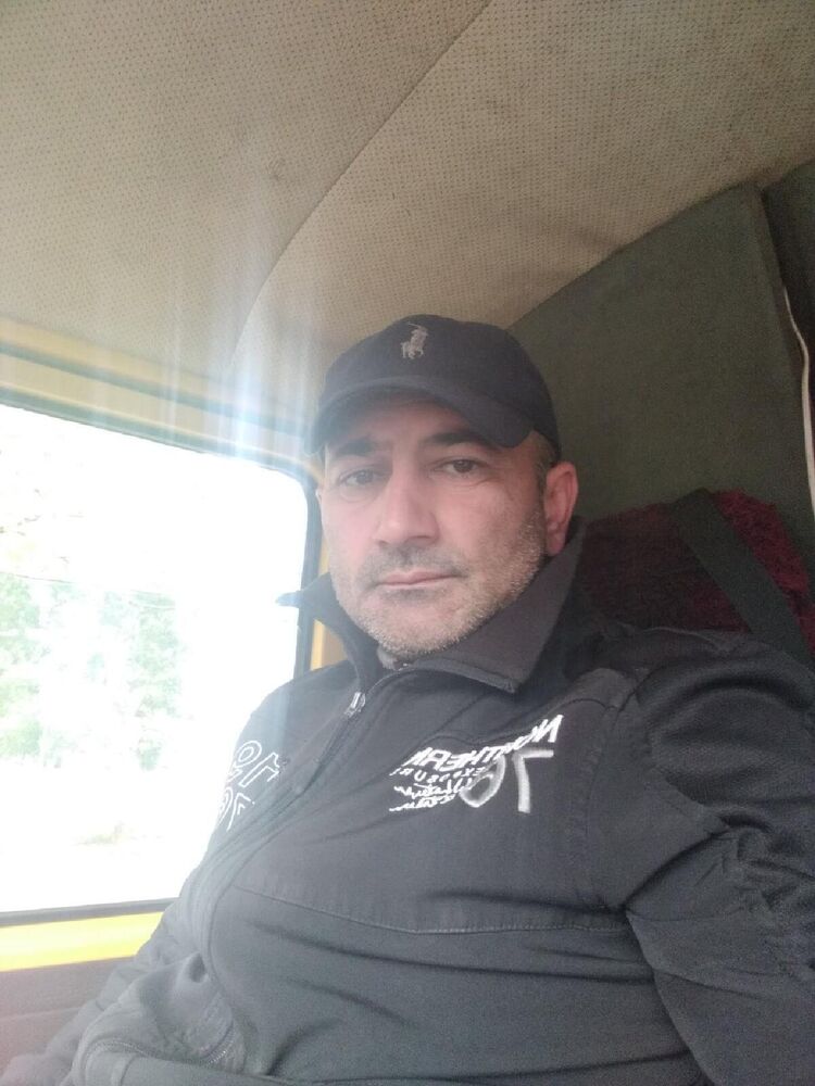  27677880  Huseyn, 46 ,    