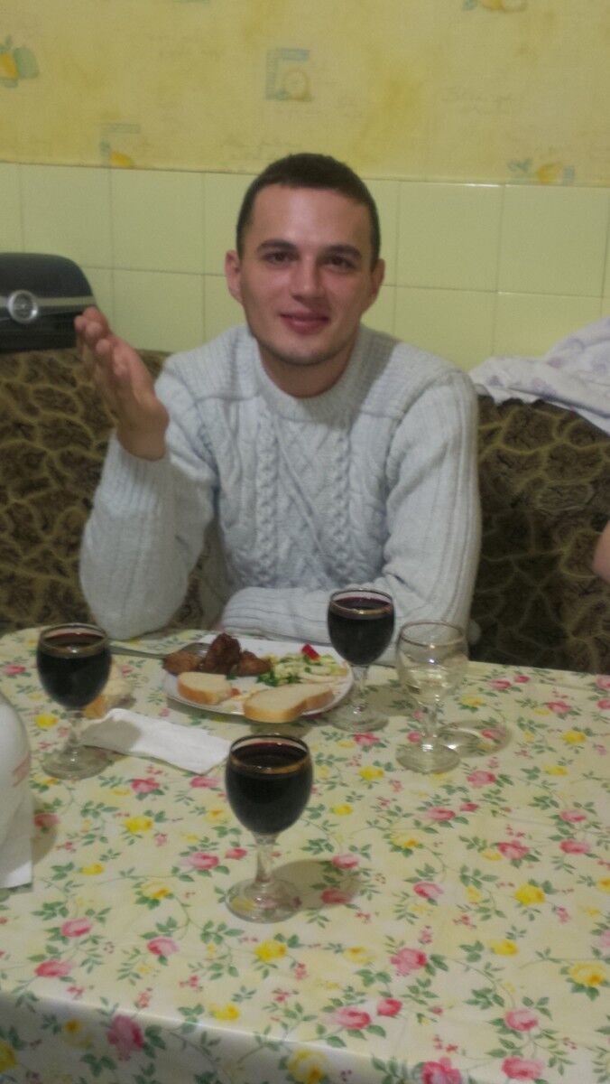  5362000  Serghei, 37 ,    