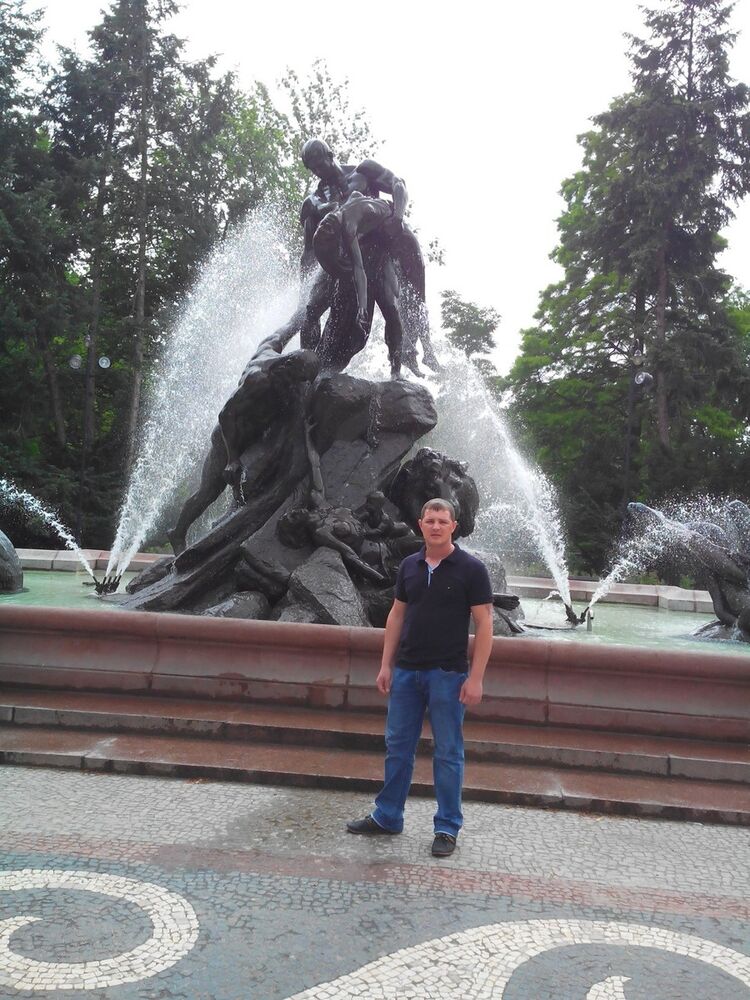  ,   Rasel, 42 ,  