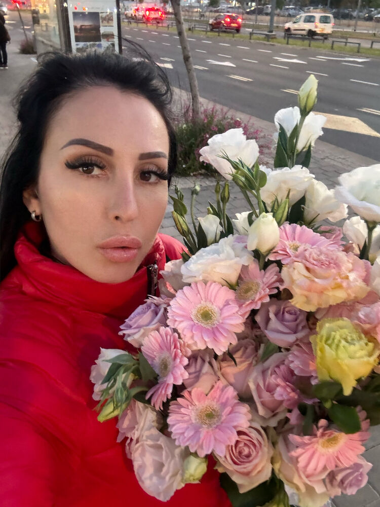  ,   Nadin, 39 ,   c 
