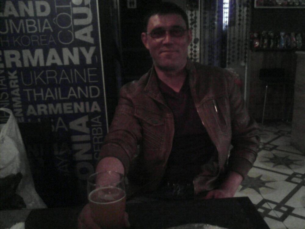  38641600  Alexander, 47 ,    