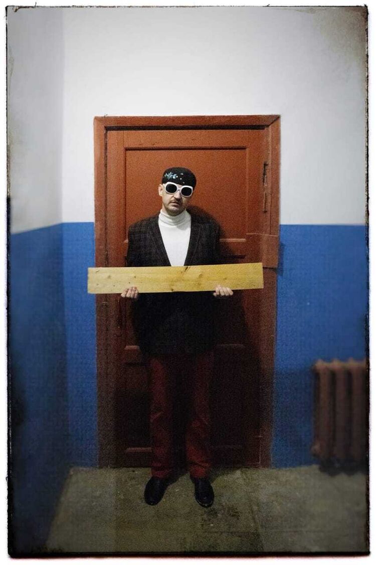  36137740  , 42 ,    