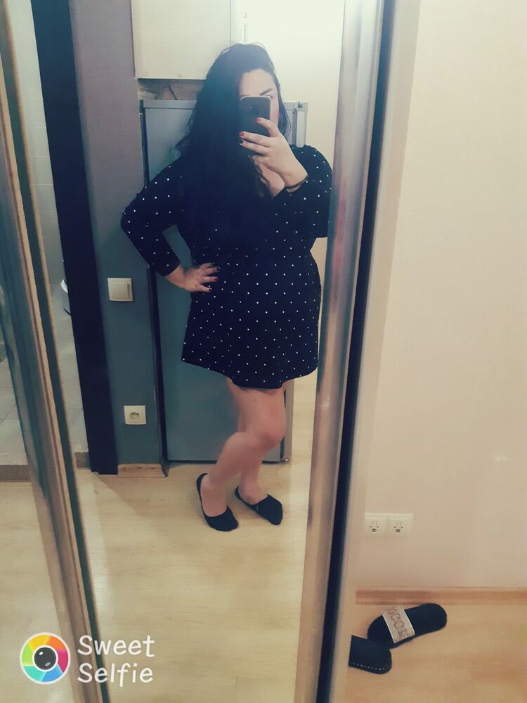 ,   Milana, 41 ,  