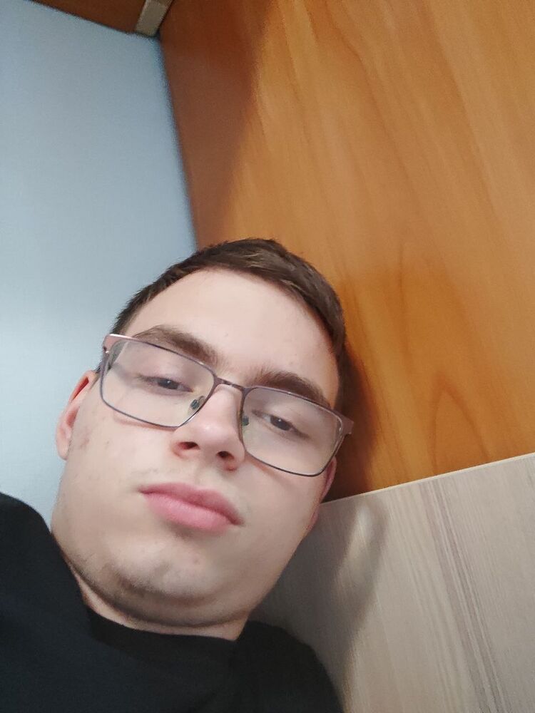  42589740  , 21 ,    