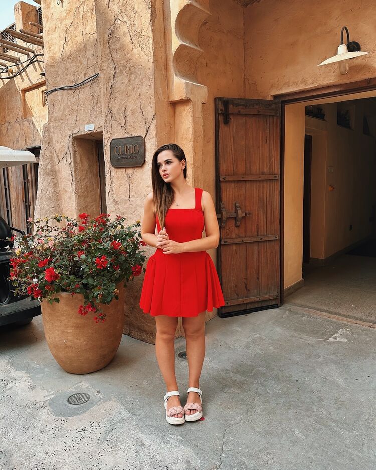  ,   Victoria, 23 ,   ,   