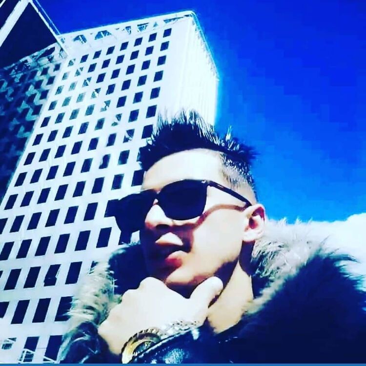  ,   Reda, 33 ,   ,   , c 
