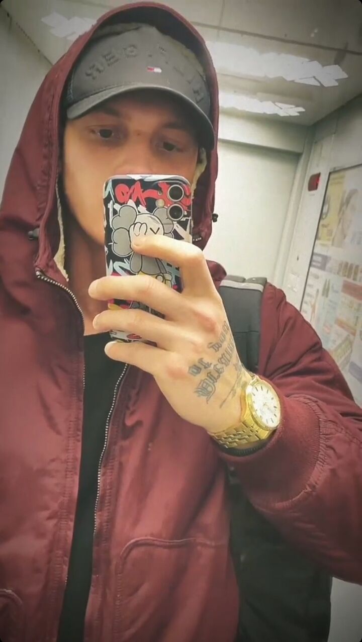  32479810  , 28 ,    