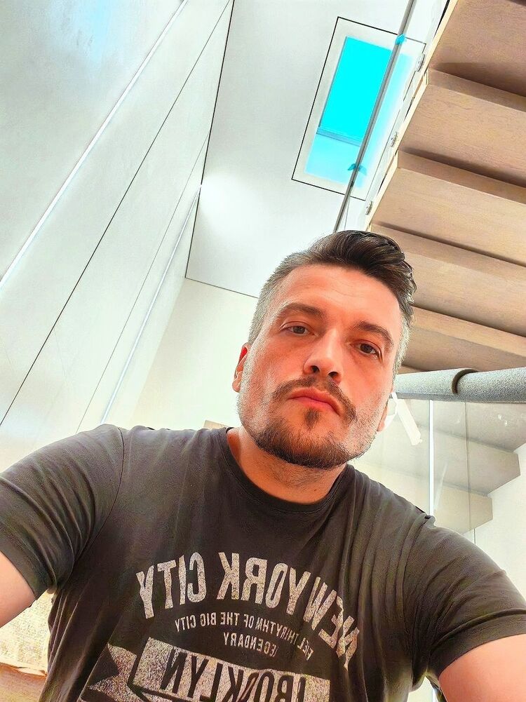  53484760  Jackskoloi, 42 ,    