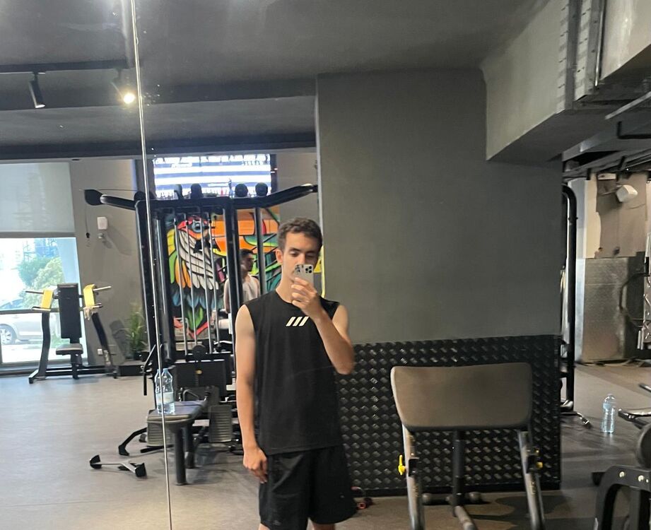  51672620  , 24 ,    