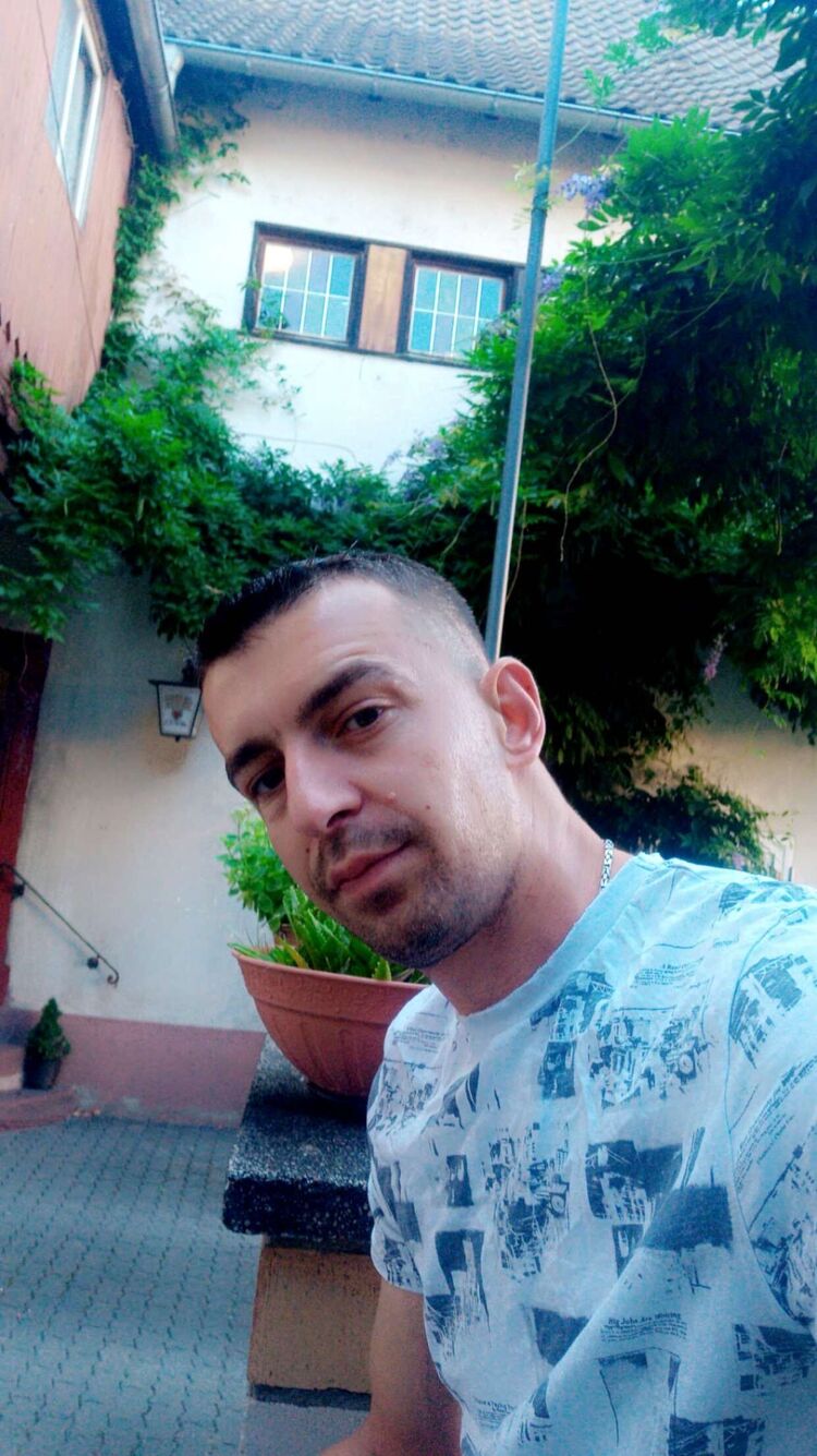  35396180  TiGrI, 37 ,    