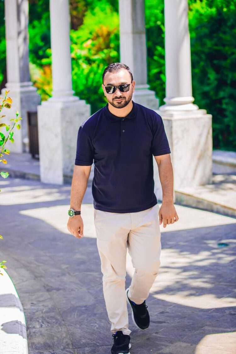  53430520  Emin, 34 ,    