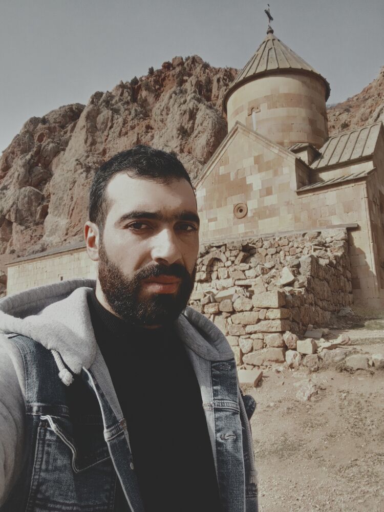  33507270  Sahakyan, 34 ,    