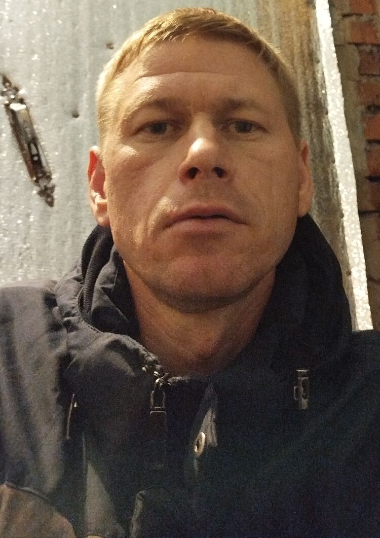  46829080  VLADIMIR, 42 ,    