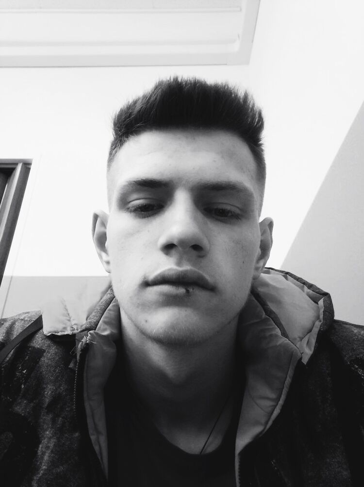  Sosnowiec,   Valentin, 21 ,   ,   
