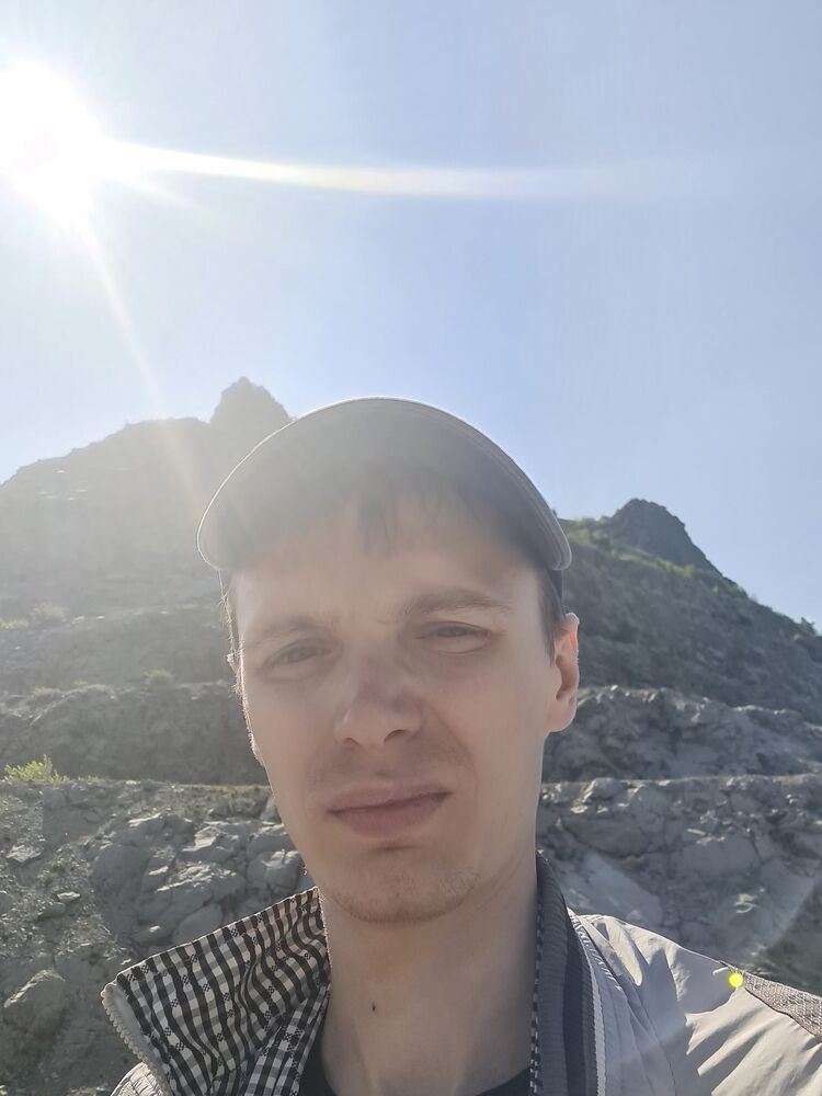  39234840  Kirill, 32 ,     
