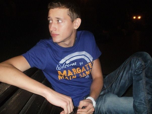  11630230  Maks, 32 ,    
