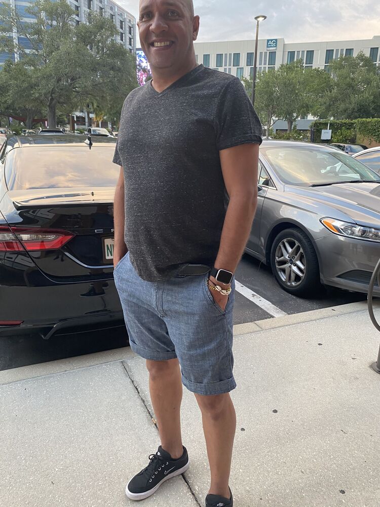 28120400  Karel, 46 ,    Tampa