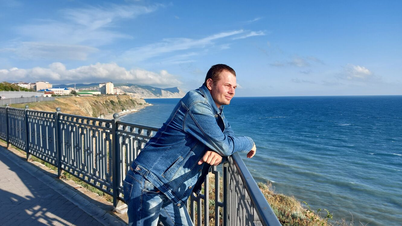  26101060  Egor, 34 ,    