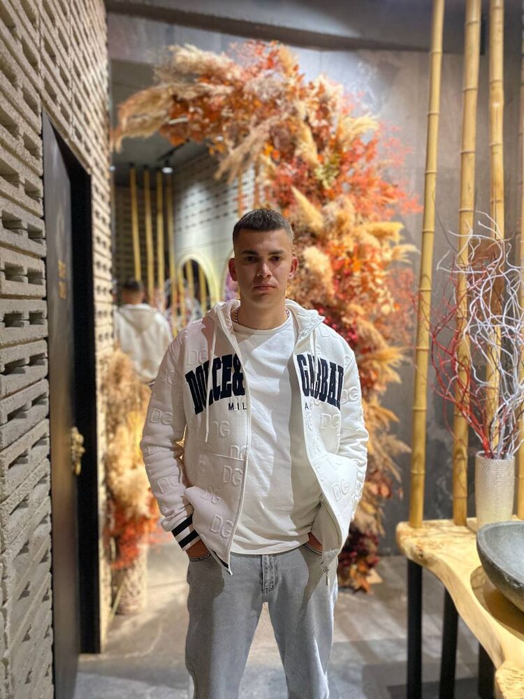  49228570  , 26 ,    Radlice